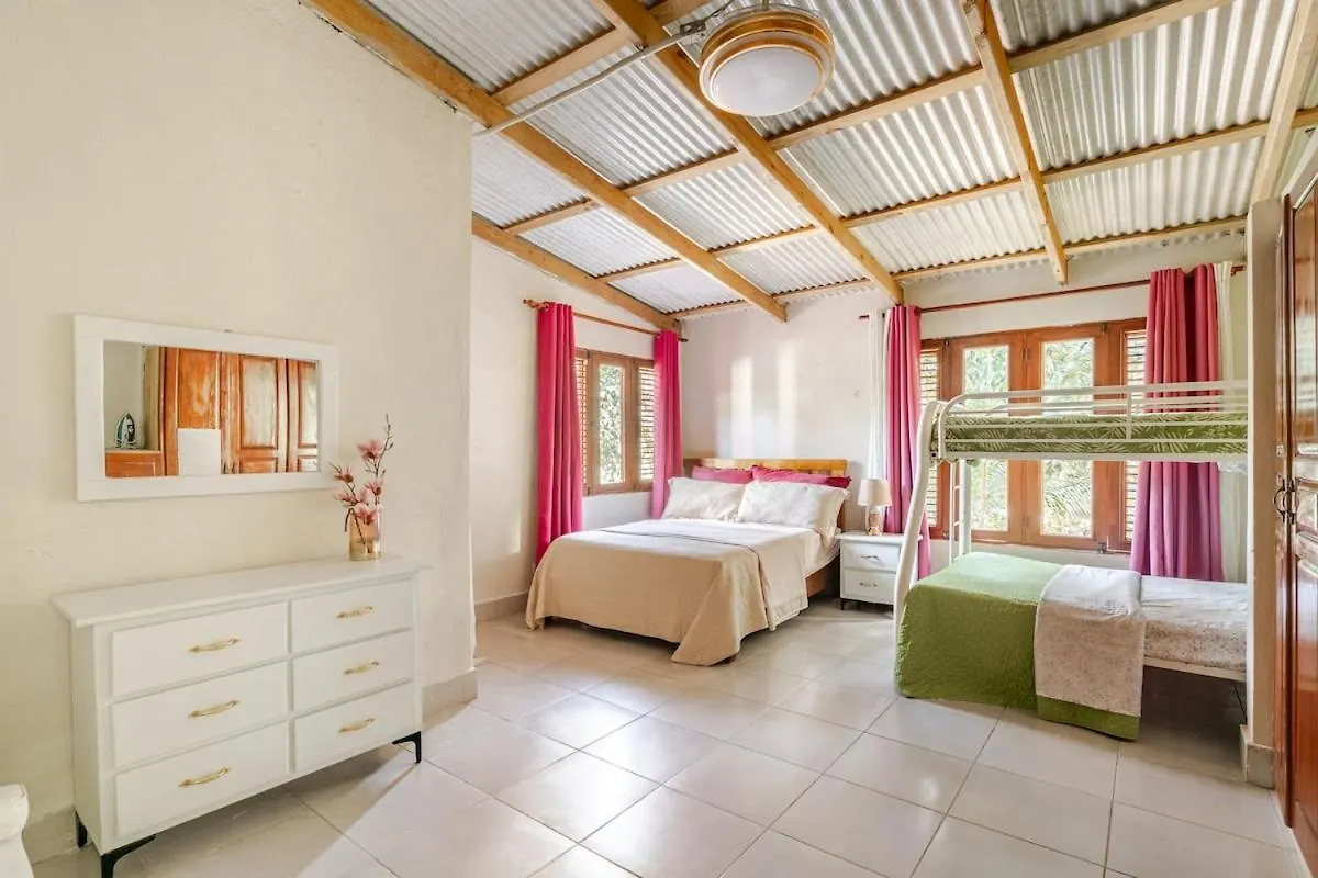 In Jarabacoa Villa Candita Dağ evi